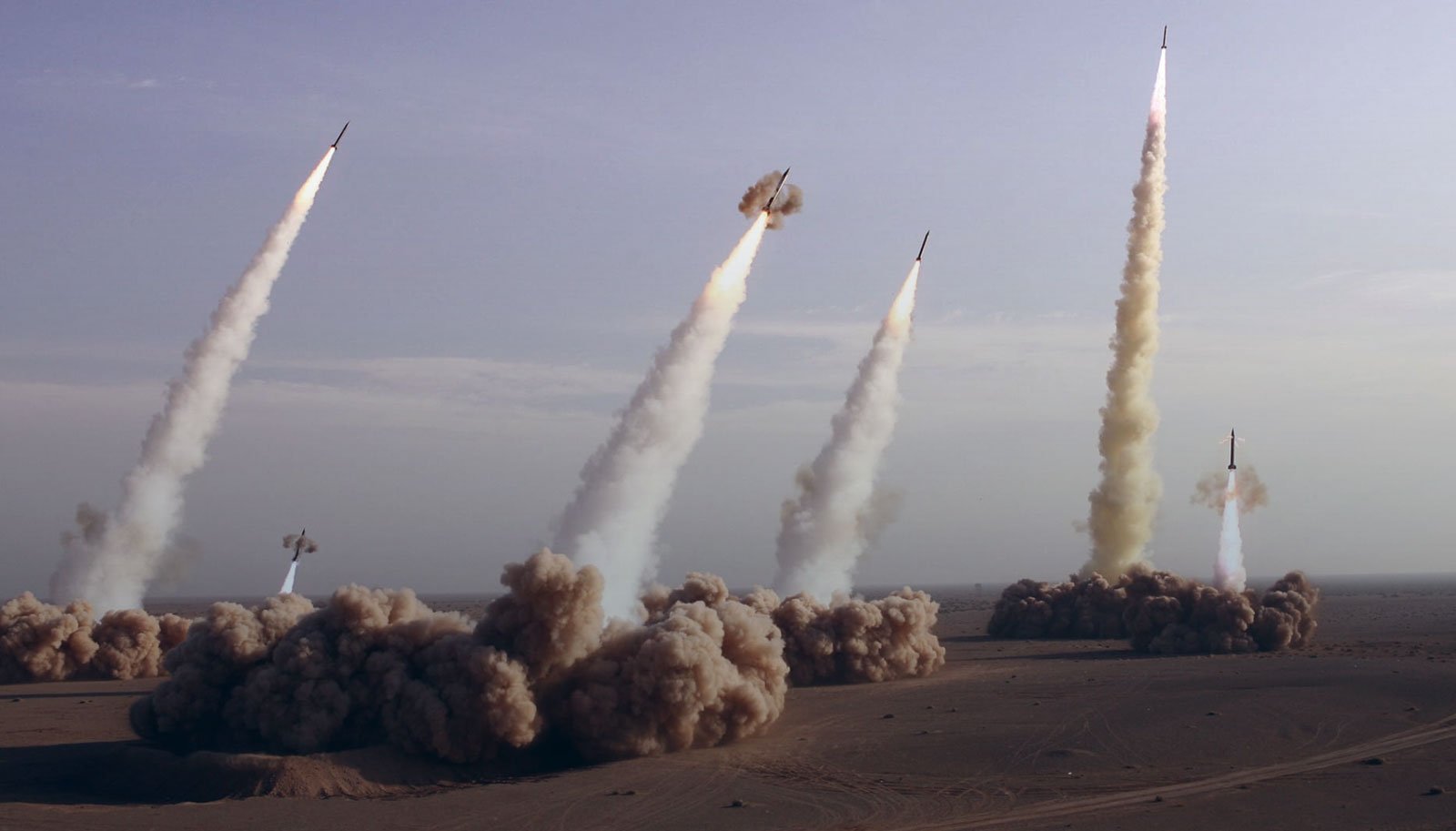 تكتيك الإغراق أربك مشهد الحرب الإسرائيلية الإيرانية: منظور استراتيجي